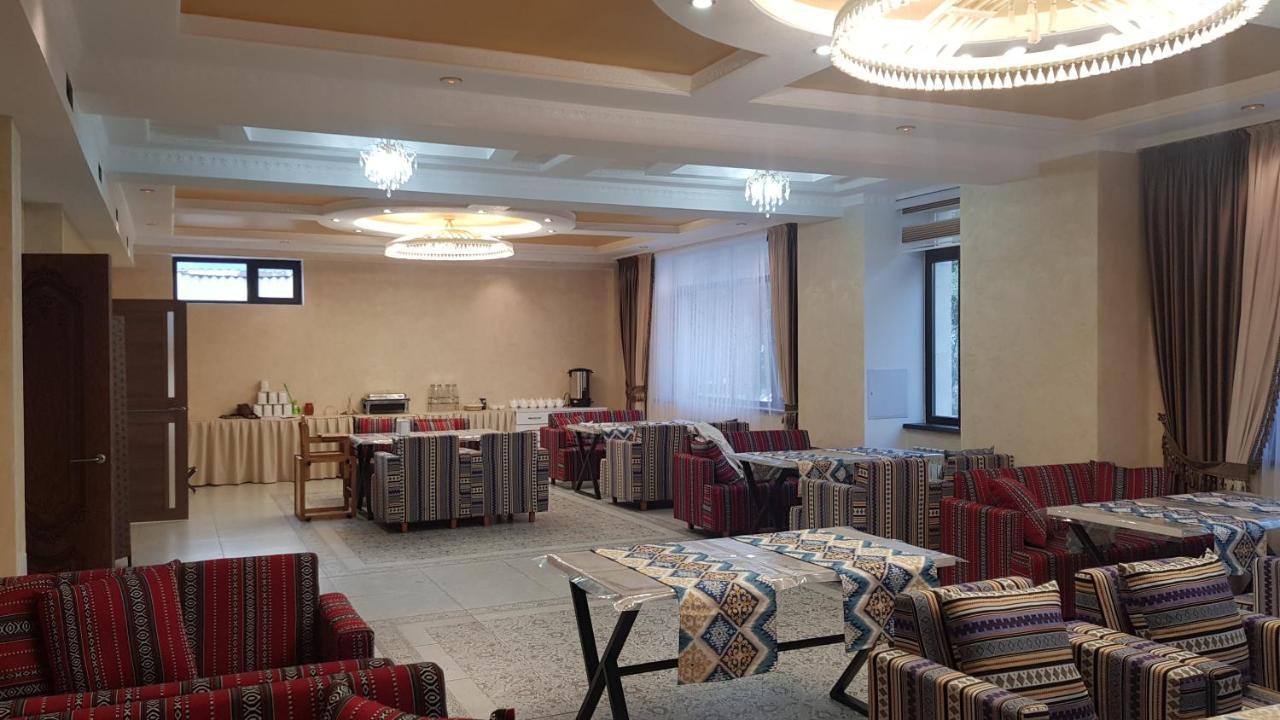Nomad Hotel Bishkek Halal Luaran gambar