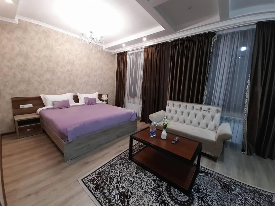 Nomad Hotel Bishkek Halal Luaran gambar