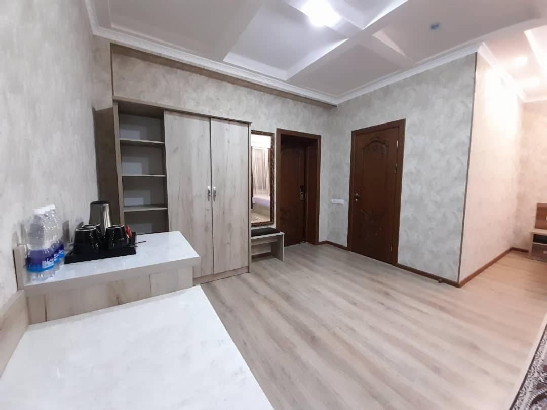 Nomad Hotel Bishkek Halal Luaran gambar